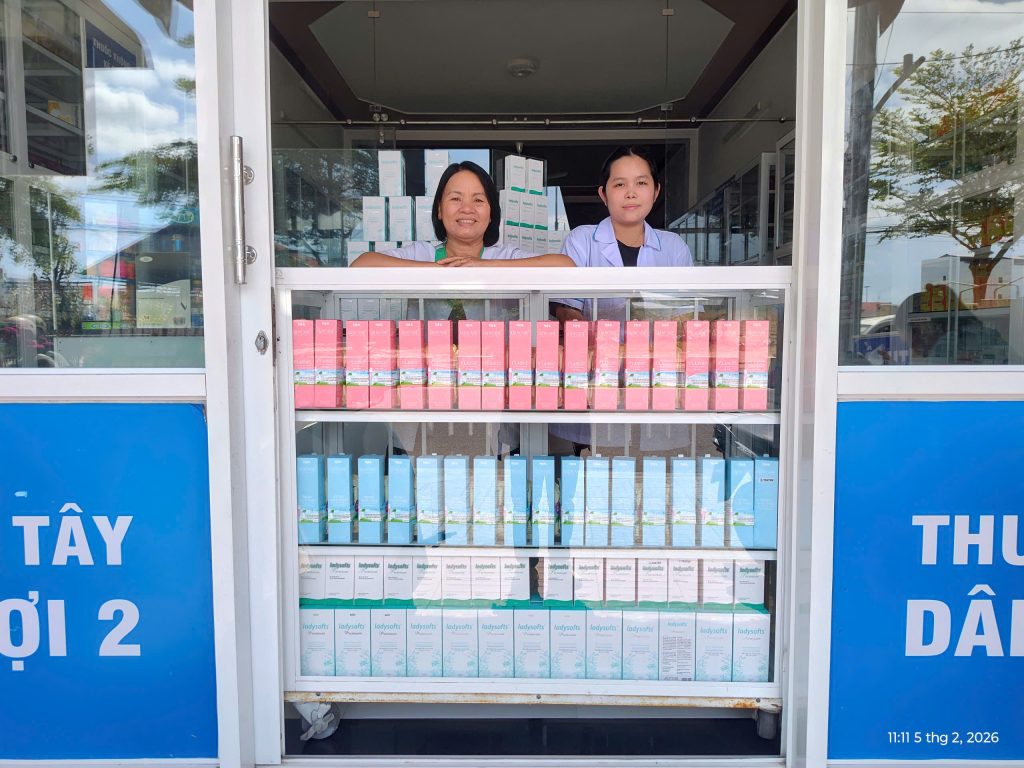 Đội ngũ nhân viên chuyên nghiệp và tận tâm tại Nhà thuốc Dân Lợi 02.